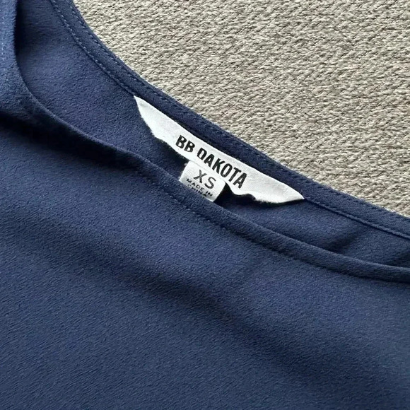 BB Dakota Blue With Black Lace Trim Blouse XS - Picture 3 of 5